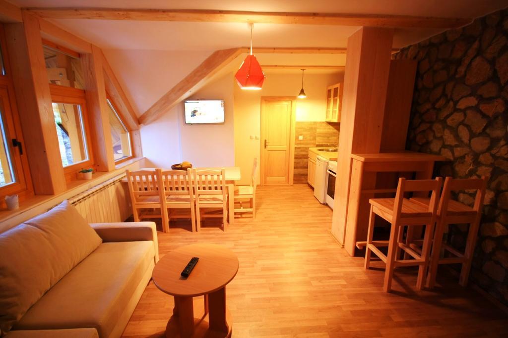 Apartments Prijatelji 亚霍里纳 外观 照片