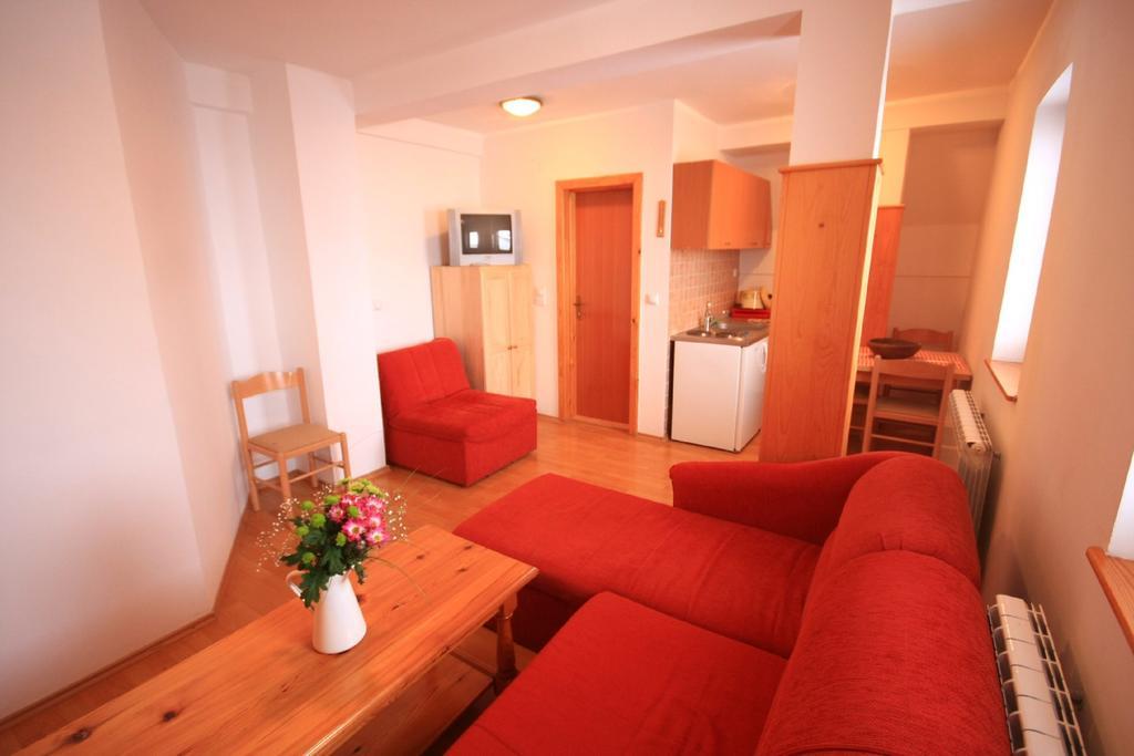 Apartments Prijatelji 亚霍里纳 外观 照片