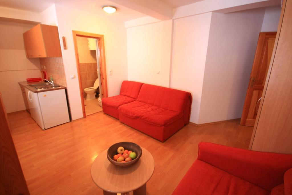 Apartments Prijatelji 亚霍里纳 外观 照片