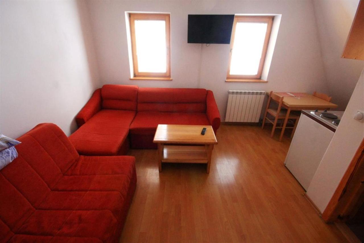 Apartments Prijatelji 亚霍里纳 外观 照片